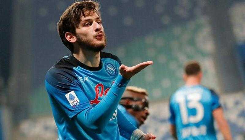 نابولي يكشف موقفه من رحيل كفاراتسخيليا