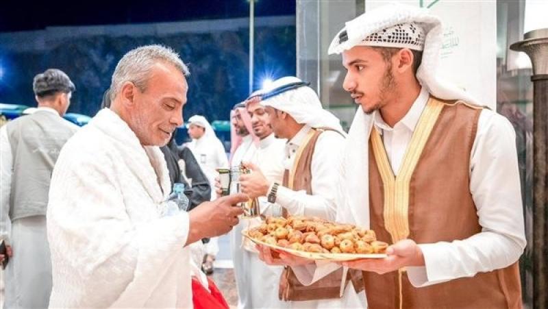 40 مليون عبوة ماء زمزم و9 ملايين وجبة يوميا لضيوف الرحمن بالمشاعر المقدسة