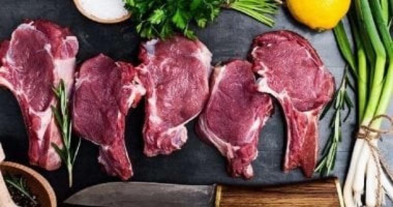 طبيبة بيطرية تنصح بتجنب إذابة اللحوم المجمدة بالماء الساخن