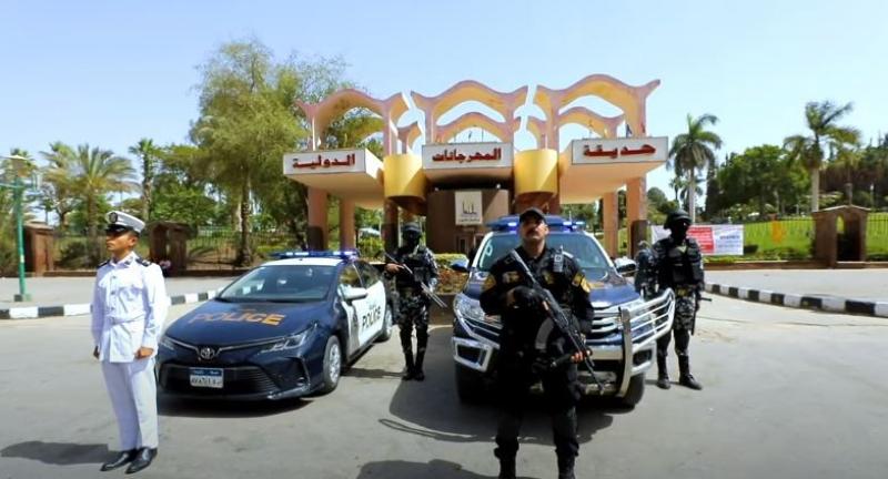 الأجهزة الأمنية تؤمن احتفالات المواطنين ثالث أيام العيد.. فيديو