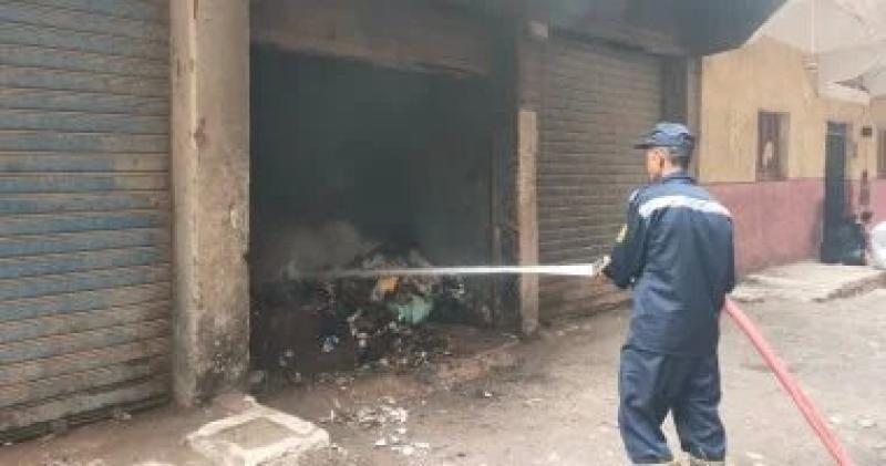 إخماد حريق داخل ورشة تصليح سيارات فى السلام