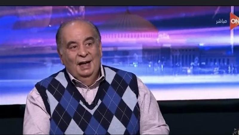 نشأت الديهي منتقدا يوسف زيدان: يضرب مفاصل الدين بسخرية