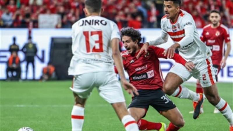 الأهلي يتمسك بخوض مباراة القمة في موعدها
