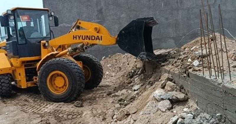 محافظ الإسكندرية يوجه بحملات لإزالة التعديات وإيقاف البناء غير المشروع