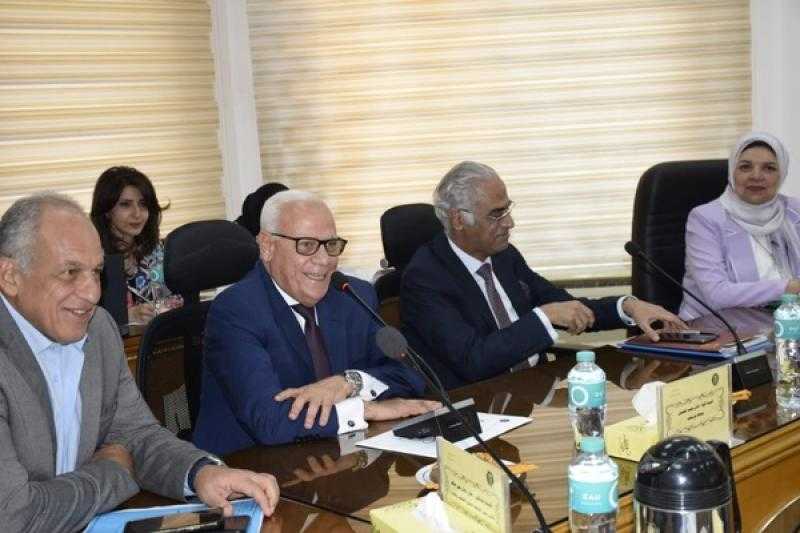 محافظ بورسعيد: للجامعة دور هام في توعية الرأي العام