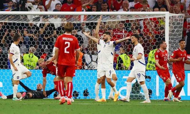 التعادل السلبي يحسم الشوط الأول من مواجهة الدنمارك وصربيا