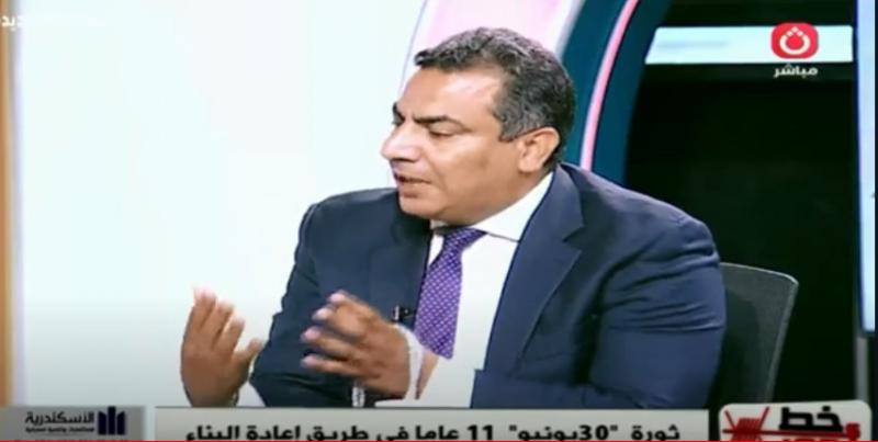 عضو بـ”الأعلى للشئون الإسلامية”: محمد مرسي أهان شيخ الأزهر خلال جلسة تسلمه السلطة