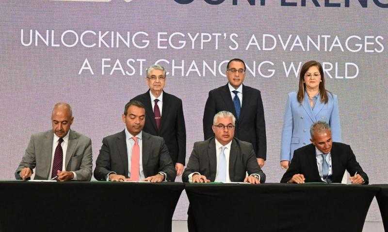 بتكلفة 33 مليار دولار.. رئيس الوزراء يشهد توقيع 4 اتفاقيات في مجال الأمونيا الخضراء مع المطورين الأوروبيين