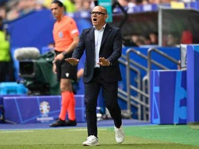مدرب سلوفاكيا فخور بلاعبيه رغم الخروج الحزين من يورو 2024