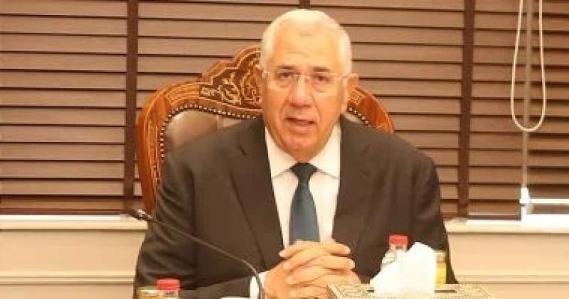 وزير الزراعة يشكر الرئيس السيسي والعاملين بالوزارة متمنيا التوفيق للحكومة الجديدة