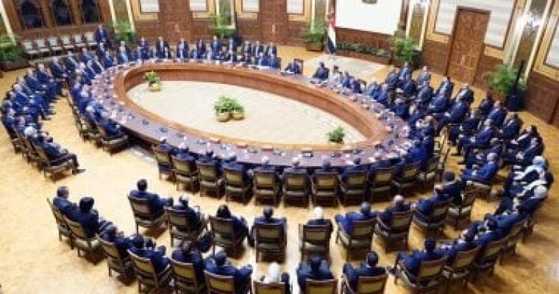 19 سيدة.. المرأة تزين الحكومة الجديدة وحركة المحافظين