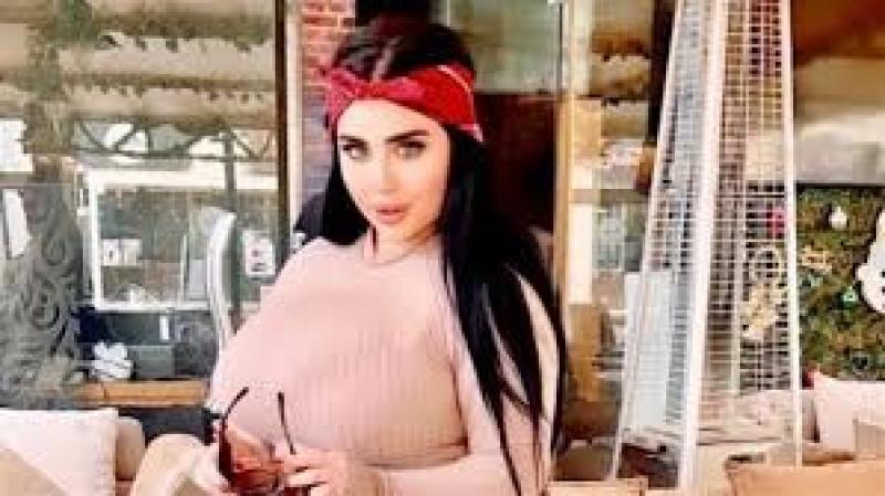 بتهمة تسهيل الدعارة وبث فيديوهات خادشة للحياء.. حبس البلوجر روكي أحمد 4 أيام
