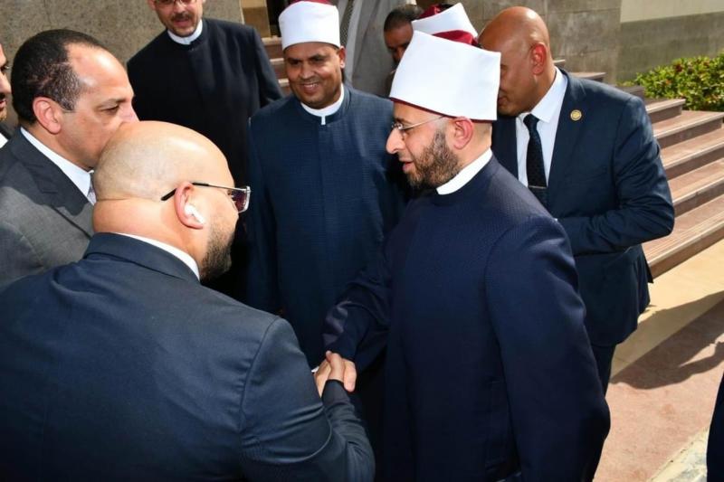 بترحيب كبير واستقبال حافل.. قيادات الأوقاف وأئمتها والعاملون بها يشكرون الرئيس على ثقته في ”الأزهري” وزيرًا للأوقاف