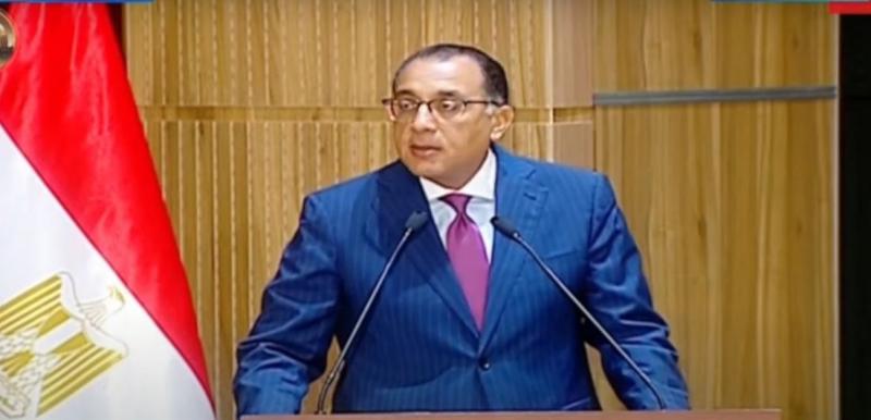 رئيس الوزراء يكشف سبب دمج وزارتي الهجرة والخارجية
