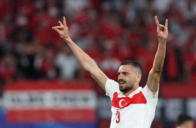 الاتحاد التركي يقرر الاستئناف على قرار إيقاف مدافع المنتخب ميريح ديميرال