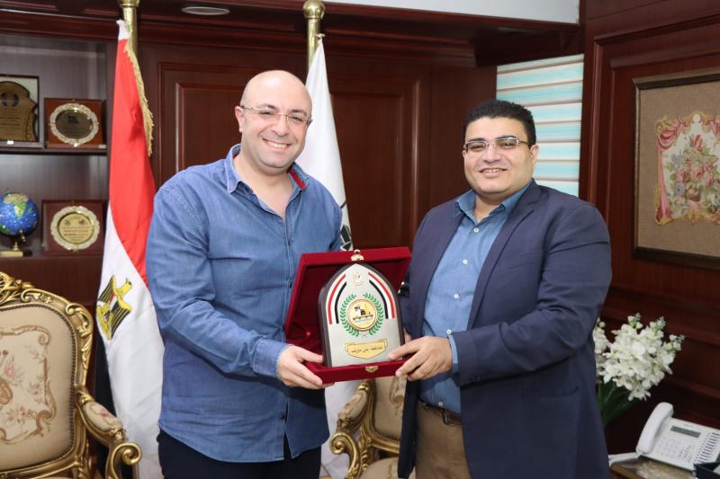 خط أحمر
