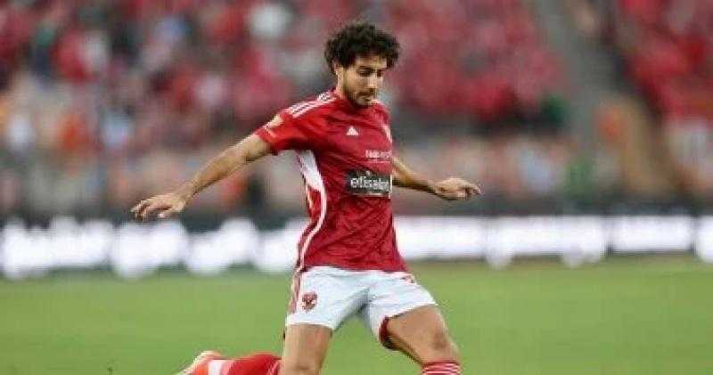 الأهلي يحتفل بتمديد تعاقد محمد هانى