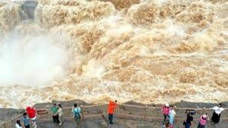 الطوارئ الصينية: 800 شخص يساعدون فى إنقاذ تصدع سد بأكبر بحيرة للمياه العذبة