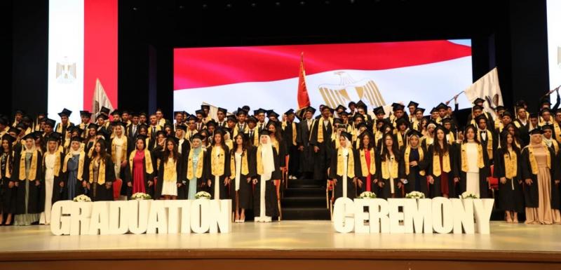 وزارة التعليم تحتفل بتخرج الدفعة الثامنة من طلاب مدارس النيل المصرية الدولية