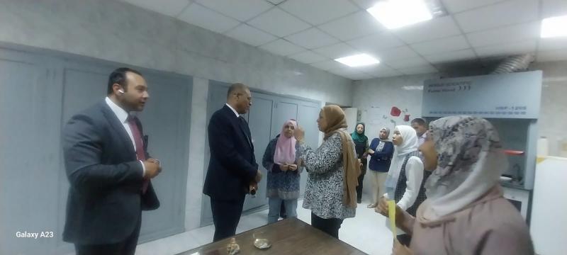 وزير العمل يتفقد المركز القومى لدراسات السلامة والصحة المهنية و”مديرية القاهرة”