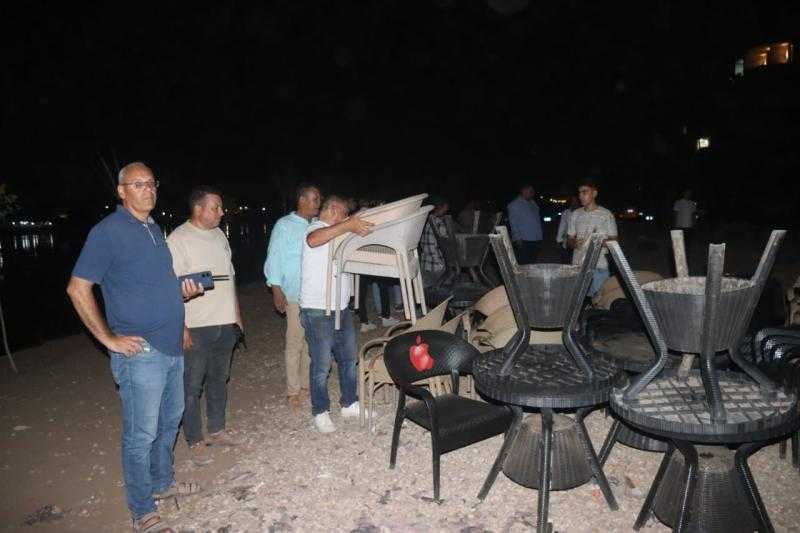 محافظ القليوبية يتابع التزام المحال التجارية والورش بمواعيد الغلق بمدن بنها وطوخ