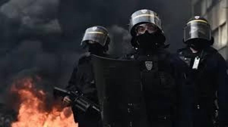 فرنسا: اندلاع اشتباكات في أعقاب الفوز المفاجئ لليسار في الانتخابات