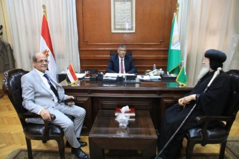 محافظ الجيزة يستقبل وفود الكنائس لتقديم التهنئة على ثقة القيادة السياسية