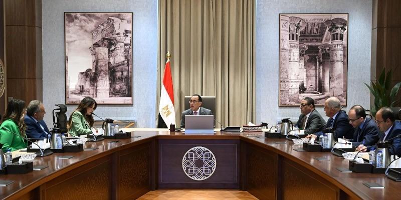 رئيس الوزراء يتابع جهود خفض أسعار السلع بمختلف الأسواق