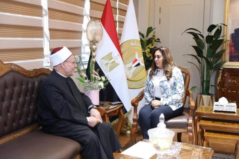 وزيرة التنمية المحلية تستقبل مفتي الجمهورية