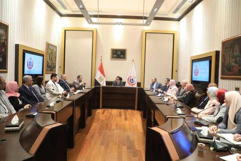 وزير الصحة يكرم العاملين بالطب العلاجي ومديري المستشفيات الحاصلة على الاعتماد ”جهار”.. صور