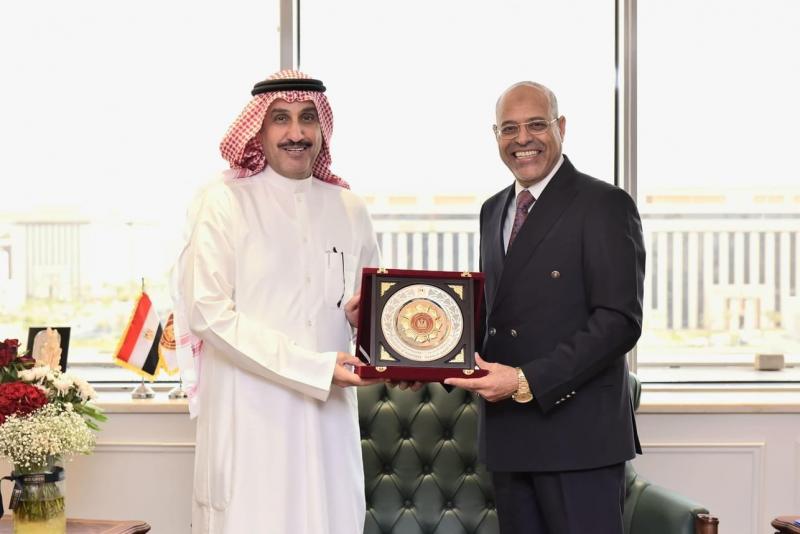 «جبران» يستقبل المدير العام لمنظمة العمل العربية