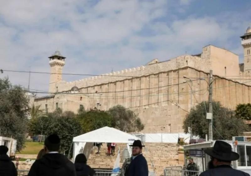 الاحتلال الإسرائيلى يسقف صحن الحرم الإبراهيمى الشريف فى محاولة لتهويده
