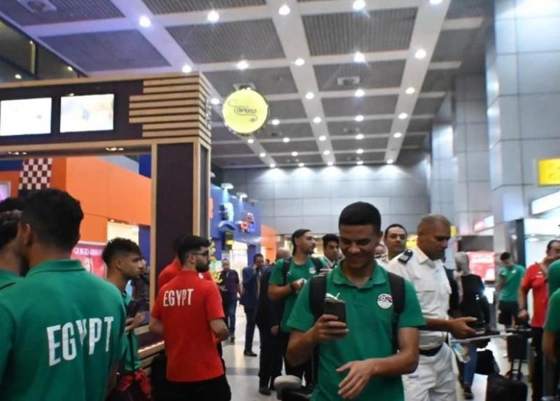 بعثة منتخب مصر الأوليمبى تغادر إلى فرنسا.. صور