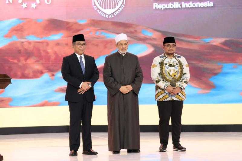 قادة ورموز الأديان بإندونيسيا يحتفون بشيخ الأزهر