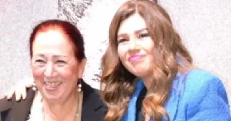 رانيا فريد شوقى ترثى والدتها الراحلة: الدفء والحنان والأمان
