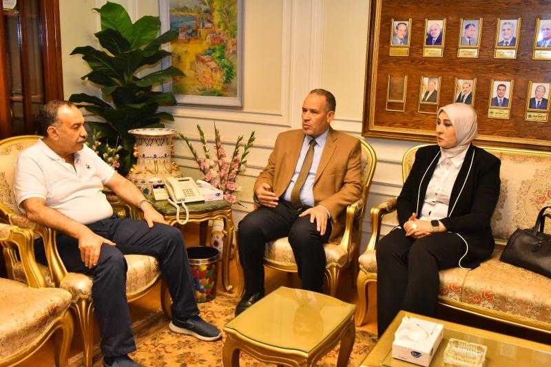محافظ أسيوط يلتقى مديرة المدرسة المصرية اليابانية ويعلن دعمه للمدارس اليابانية