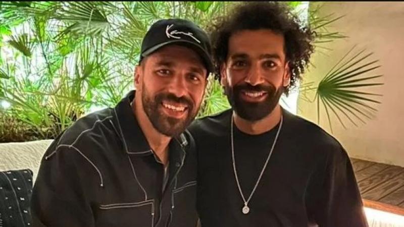 محمد صلاح يحتفل بعيد ميلاد عبد الله السعيد