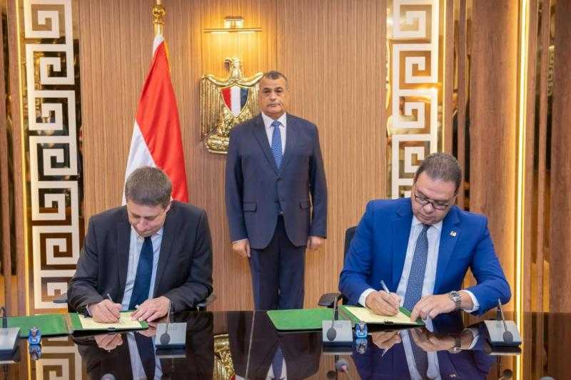 توقيع اتفاقية إنشاء شركة جديدة بين ”بنها للصناعات الإلكترونية” و”تاليس” الفرنسية.. تفاصيل