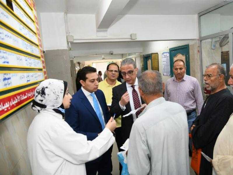محافظ الفيوم يفاجئ مجمع عيادات التأمين الصحي بكيمان فارس