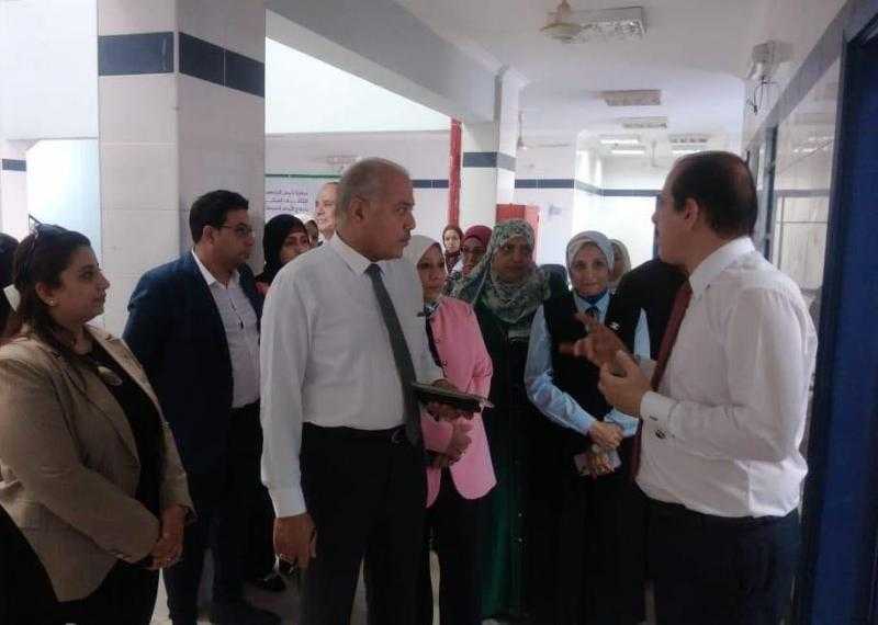 نائب وزير الصحة يُتابع كفاءة منظومة صرف الألبان بالقاهرة.. ويجازي طبيبة ومديرة لتقصيرهما بالعمل