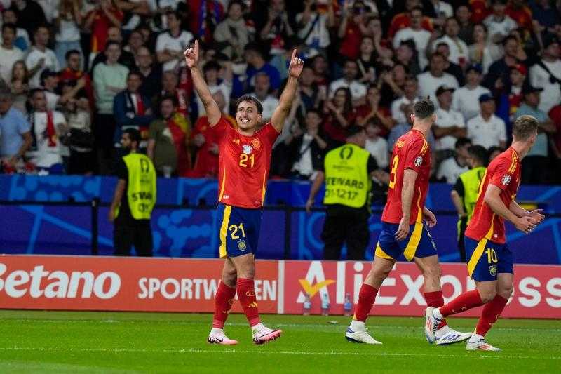 المنتخب الإسباني يصل مدريد استعدادا للاحتفال باللقب الرابع بأمم أوروبا