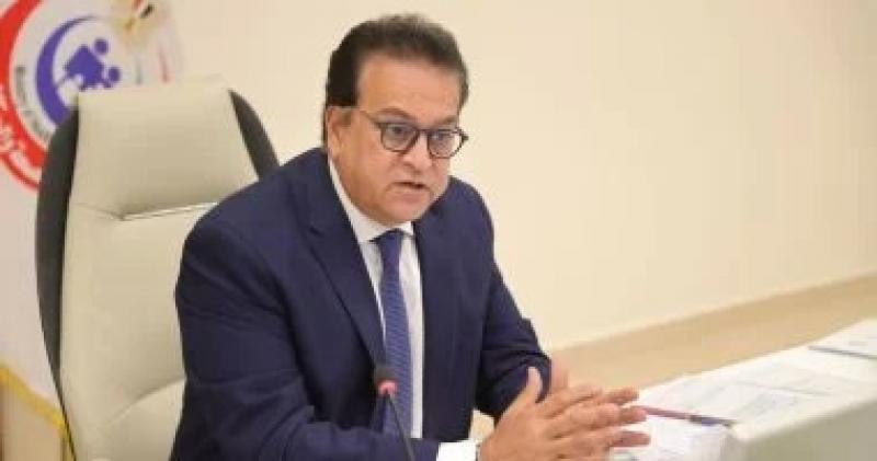 وزير الصحة يصدر حركة تنقلات بعدد من القطاعات.. الأسماء