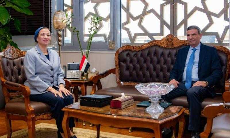 وزيرا البيئة والزراعة يناقشان الإجراءات الاستباقية لمواجهة السحابة السوداء