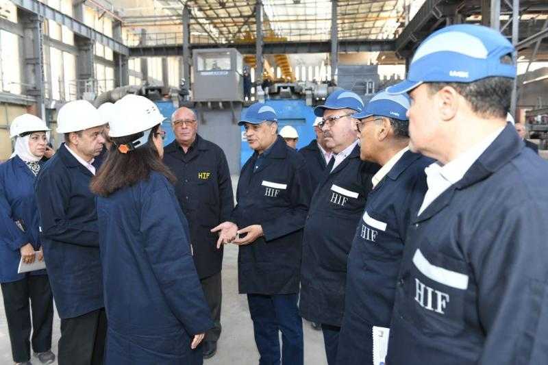 وزير الدولة للإنتاج الحربي يطمئن على معدلات سير العملية الإنتاجية بحلوان للمسبوكات