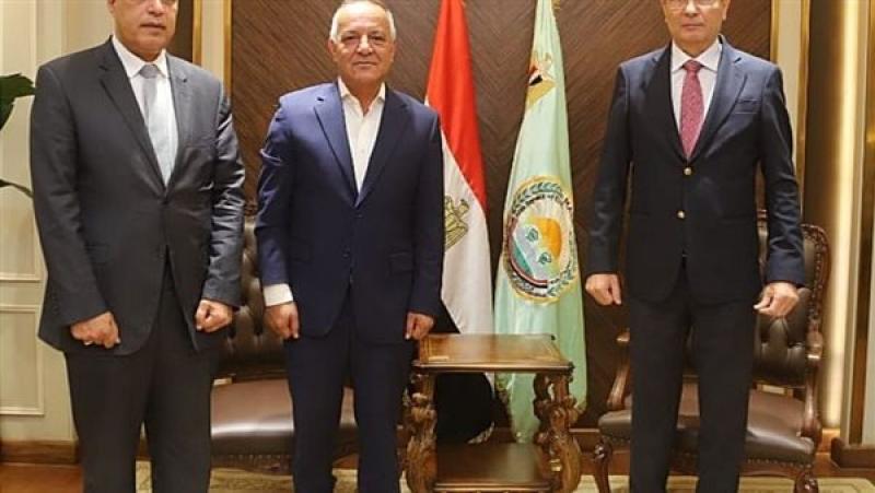 خط أحمر