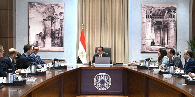 خط أحمر