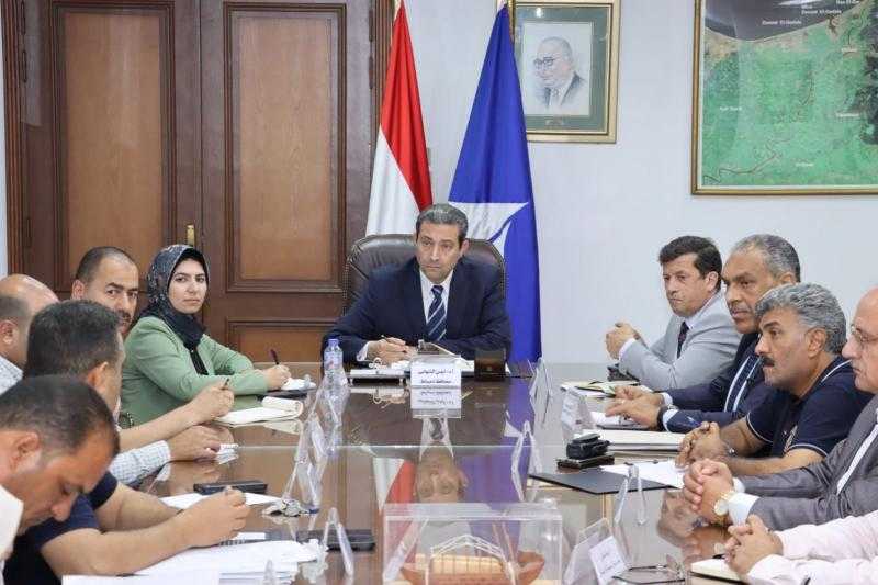 محافظ دمياط يوجه رؤساء الوحدات المحلية بالتواصل مع المواطنين وتلبية احتياجاتهم