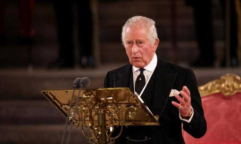 الملك تشارلز يحدد أولويات حكومة العمال الجديدة في خطاب بالبرلمان البريطاني