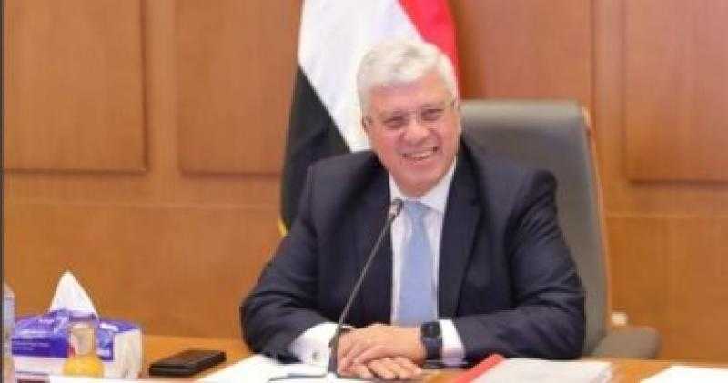 وزير التعليم العالي: رصد مليار جنيه لدعم المشروعات المرتبطة بسوق العمل