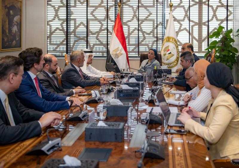 وزيرة البيئة تبحث مع ممثلي مجموعة بيئة الإماراتية فرص التعاون في الاستثمار في إدارة المخلفات